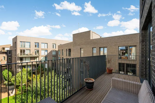 Commerce Road, Brentford, TW8, photo 1