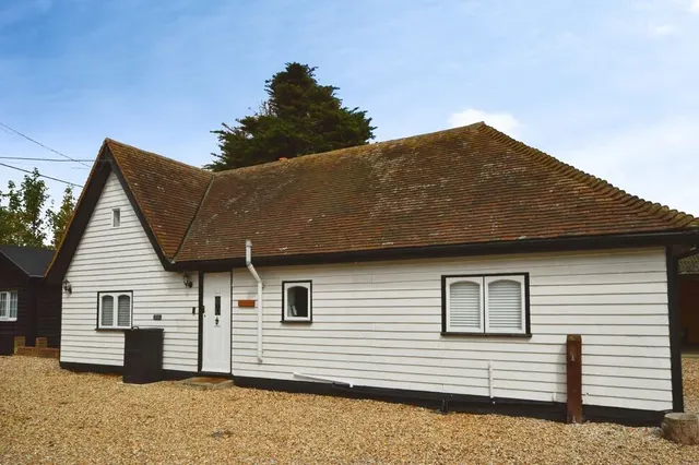 2 bedroom house — Fenn Street, St. Mary Hoo, Kent, ME3