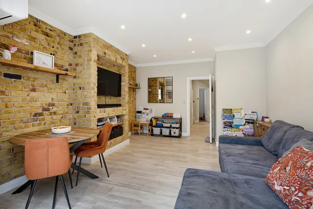 Windings Place, Ealing, W13, photo 1