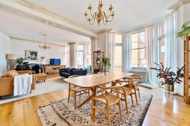 Kensington Court, London, W8, photo 1