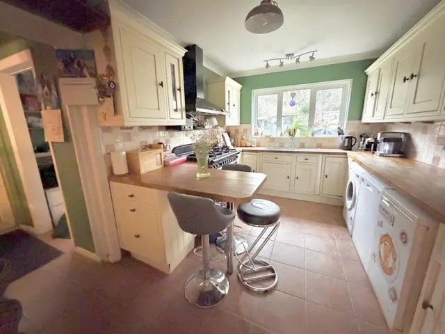 Sterte Road, BH15, photo 2