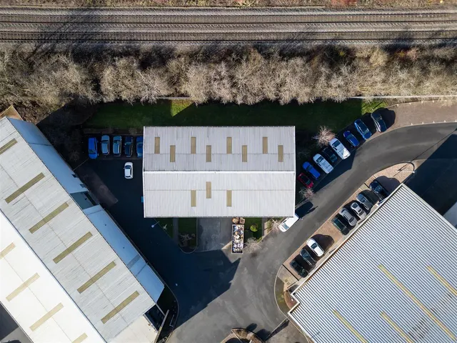 Photo 2 — Hemdale Business Park, Kingfisher Court,