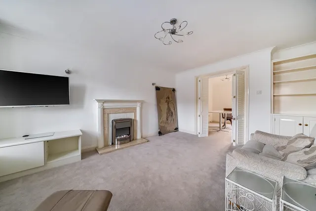 Photo 3 — Seymour Place, Odiham, Hook, RG29 1AY