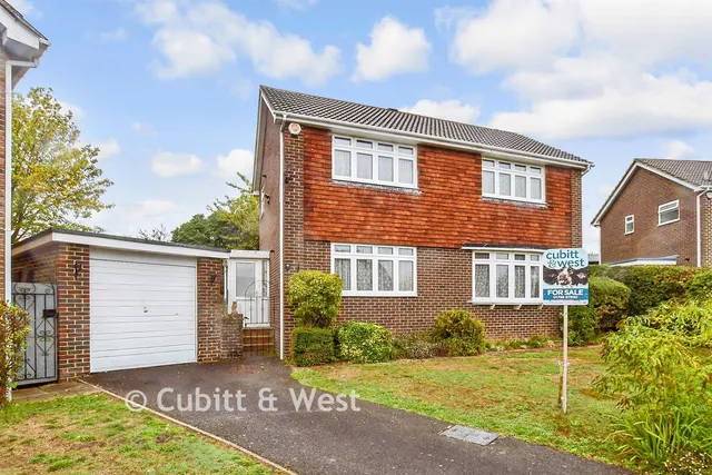 St. Mary's Close, Pulborough, RH20, photo 1
