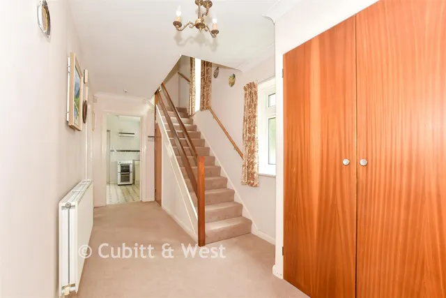 St. Mary's Close, Pulborough, RH20, photo 3