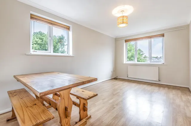 1 bedroom flat, Bowman Mews, Southfields, SW18