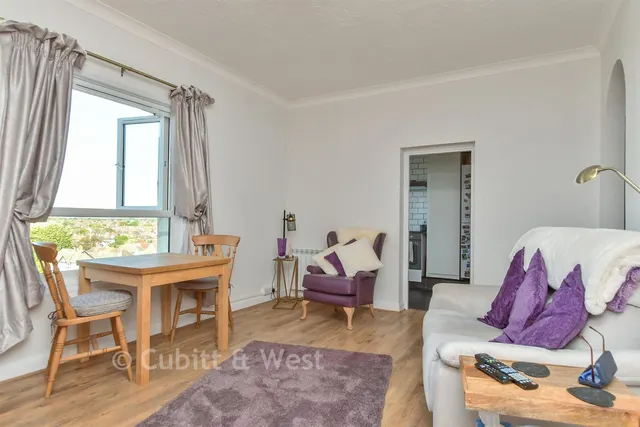 Grand Avenue, Worthing, BN11, photo 3
