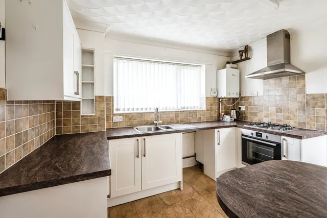 Tudor Close, Seaford, BN25, photo 2