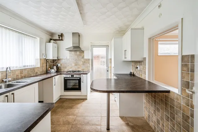 Tudor Close, Seaford, BN25, photo 3
