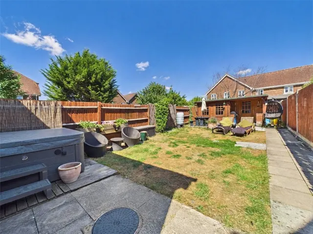Upper Field, Chinnor, OX39, photo 2
