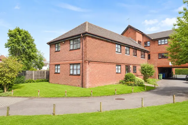 Clarence Road, Fleet, Hampshire, GU51 3XS, photo 1