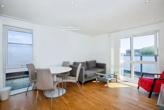 Bath Road, Slough, SL1, photo 3