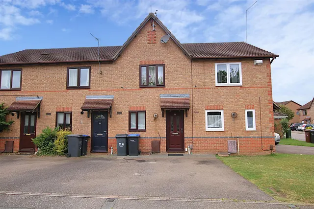 Lindisfarne Way, East Hunsbury, photo 1