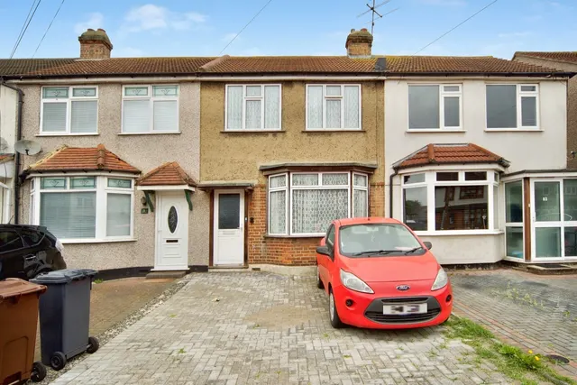 Western Avenue, Dagenham, RM10, photo 1
