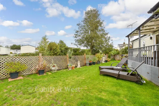 Thornlea Court, Thornlea Park, BN17, photo 2
