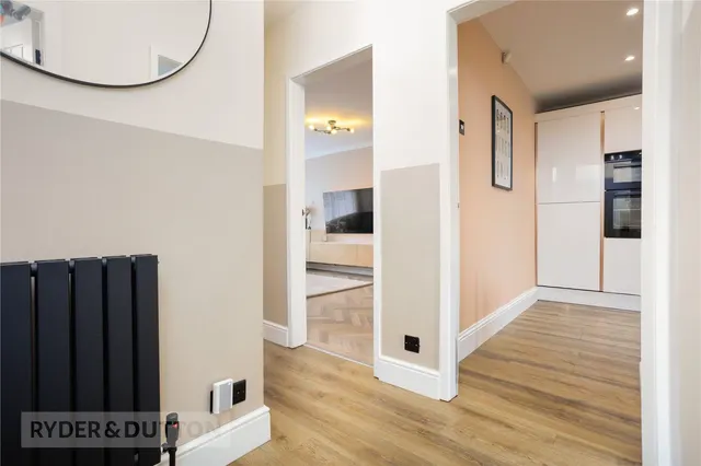 Chichester Crescent, Chadderton, OL9, photo 2