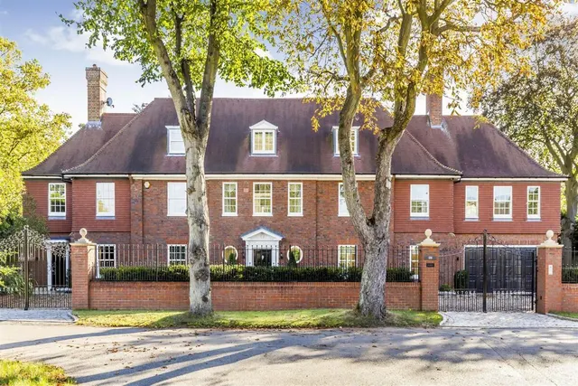 Stoke Road, Kingston Upon Thames, KT2, photo 1