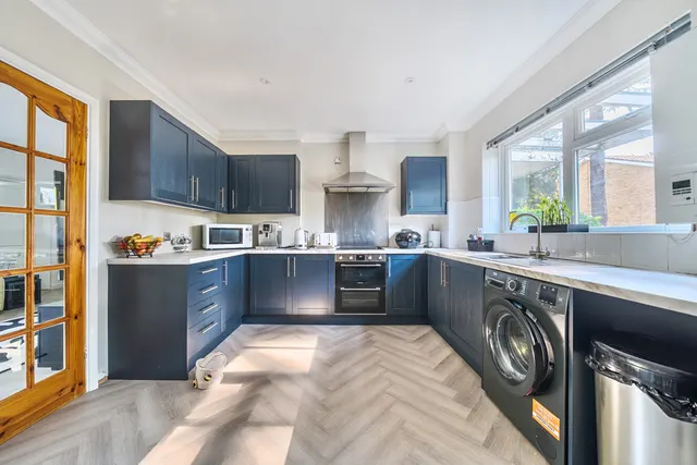 Hever Gardens, Bickley, BR1, photo 2