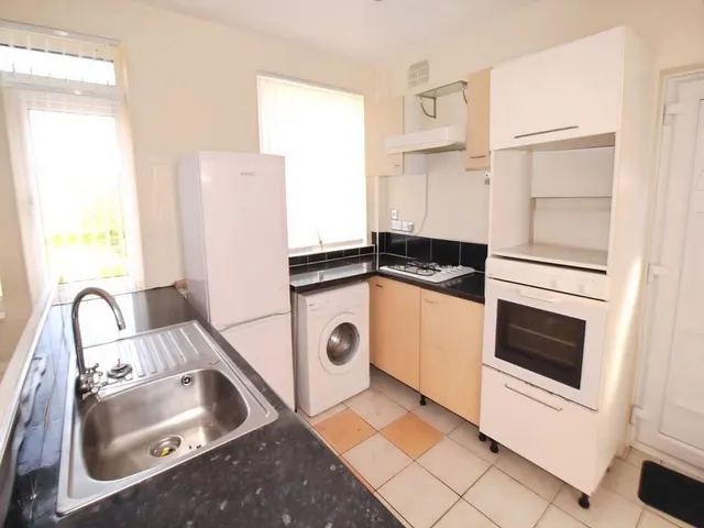 Fovant Crescent, Reddish, SK5, photo 3