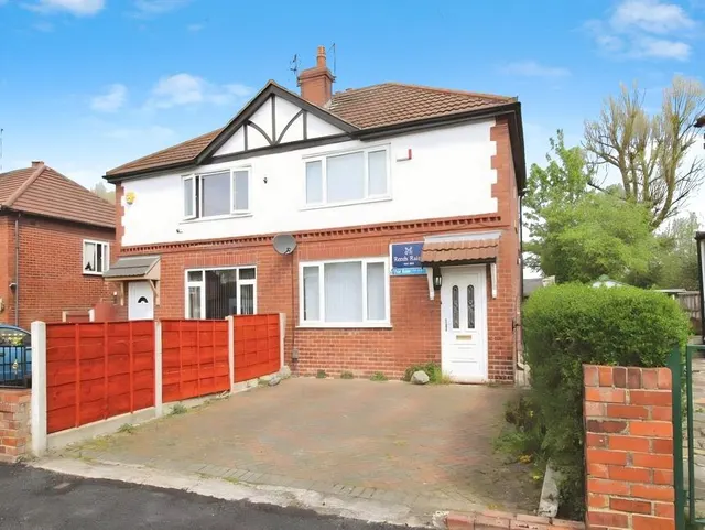 Fovant Crescent, Reddish, SK5, photo 1
