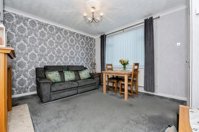 Photo 3 — Araglen Avenue, South Ockendon, Essex, RM15
