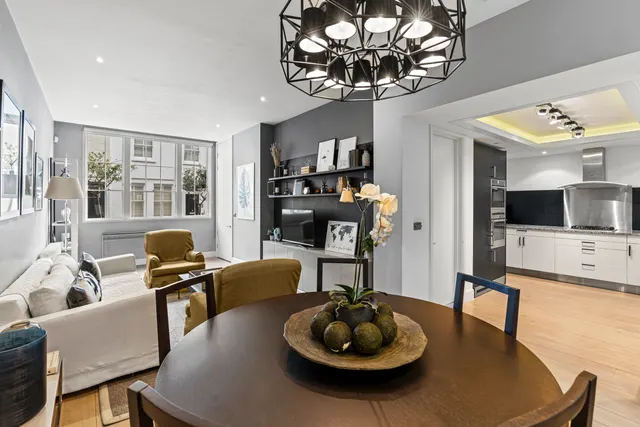 Pavilion Road, Knightsbridge, London, photo 1