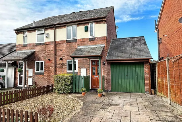 Abbotsford Grove, Timperley, Cheshire WA14 5AZ, photo 1
