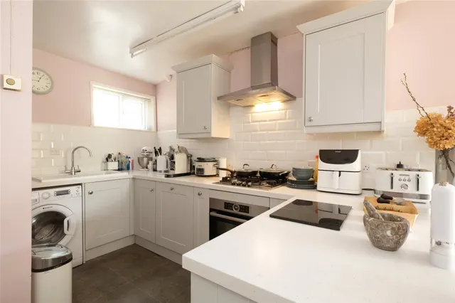 Lower Street, Stroud, GL5, photo 3