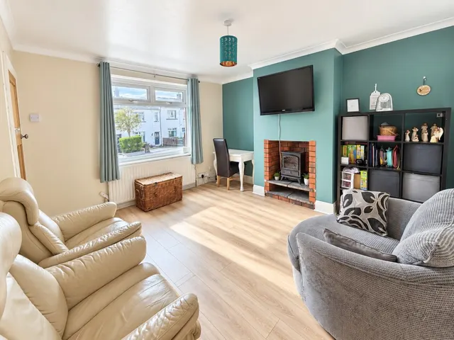Kilroyd Avenue, Hunsworth, BD19, photo 2