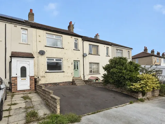 Kilroyd Avenue, Hunsworth, BD19, photo 1