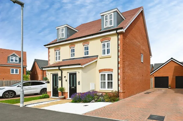 Photo 2 — Daisy Drive, South Wootton, King's Lynn