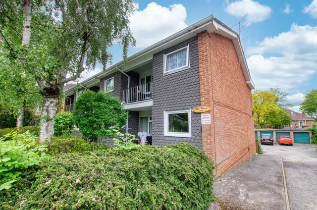 115 Woodmill Lane, Bitterne Manor, Southampton, SO18 2PE, photo 1