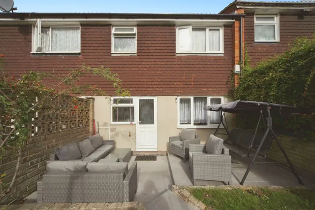 Julius Gardens, Luton, LU3, photo 2