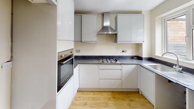 Photo 2 — Rothley Chase, Haywards Heath, RH16
