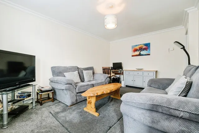Photo 2 — Briscoe Road, Rainham, RM13