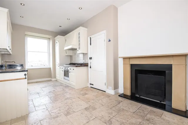 Castelnau, Barnes, SW13, photo 1