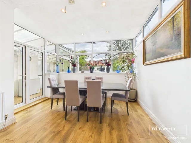 Egerton Gardens, Hendon, NW4, photo 2
