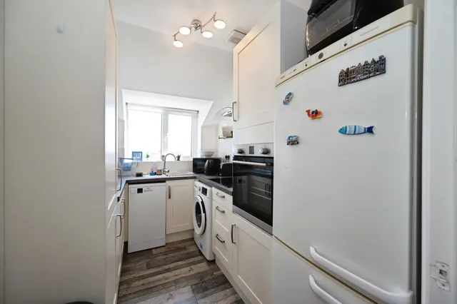 Southwood Road, Hayling Island, PO11, photo 3