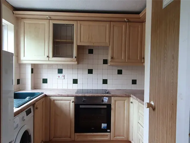 Photo 3 — Victoria Road, Slough, Berkshire, SL2