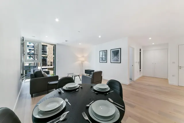 Carrick House, Royal Wharf, E16, photo 1