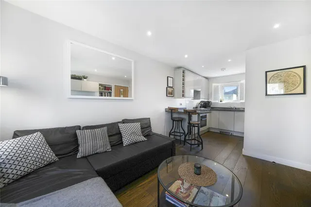 Cubitt Terrace, SW4, photo 1