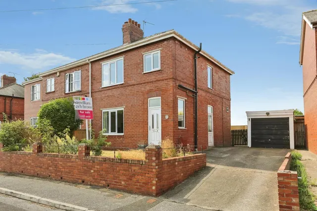 Pickhills Avenue, Goldthorpe, S63, photo 1