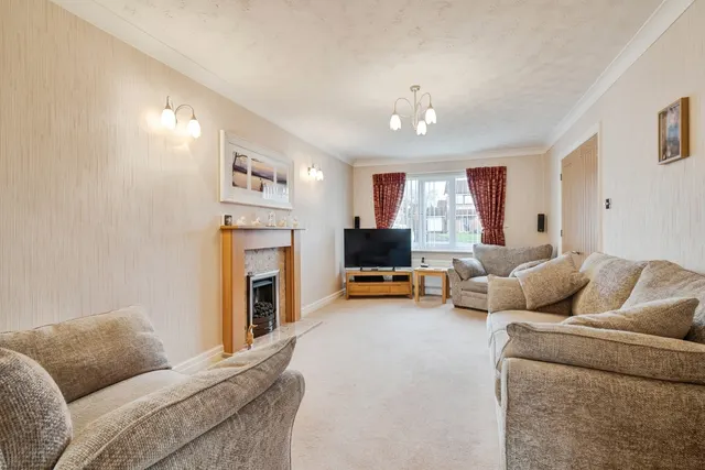 Captain Lees Gardens, Westhoughton, BL5, photo 2