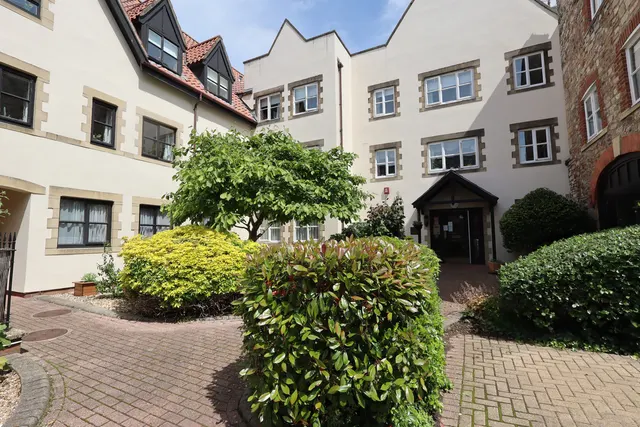 Carlton Court, Wells, photo 1