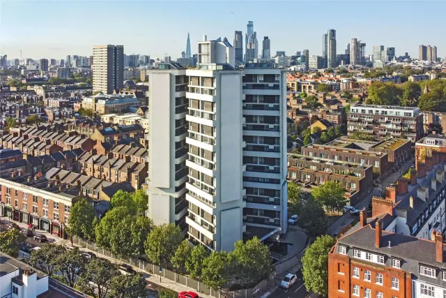Photo 3 — Keeling House, Claredale Street, Bethnal Green, E2