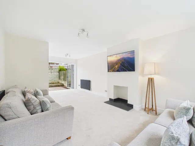 Heol Y Felin, Rhiwbina, CF14, photo 2