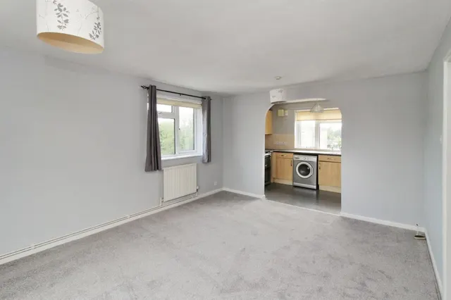 Caburn Court, Southgate, RH11, photo 3