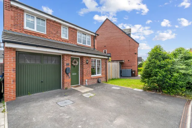 Croft Field, Golborne, Warrington, Warrington, WA3 3YR, photo 1
