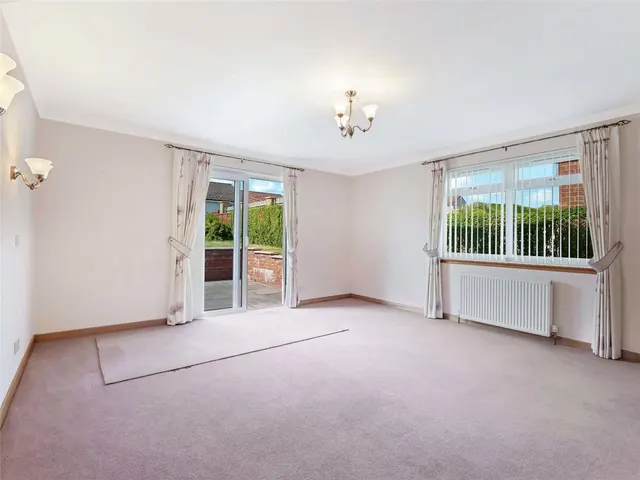 Photo 2 — Manor Avenue, Kilmarnock, East Ayrshire, KA3