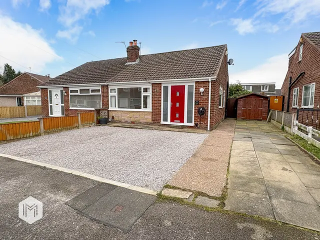 Queens Avenue, Glazebury, Warrington, WA3 5NG, photo 1